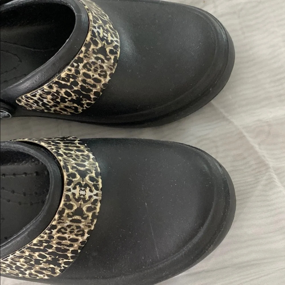 CROCS Black and Leopard Print Sandals